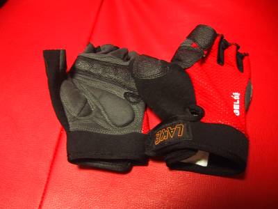 glove1.jpg